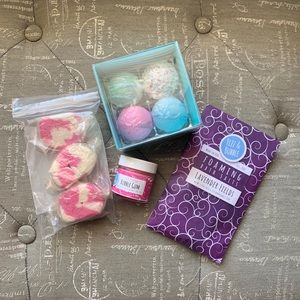 FIZZ & BUBBLE Scrub and Bath Bombs Set